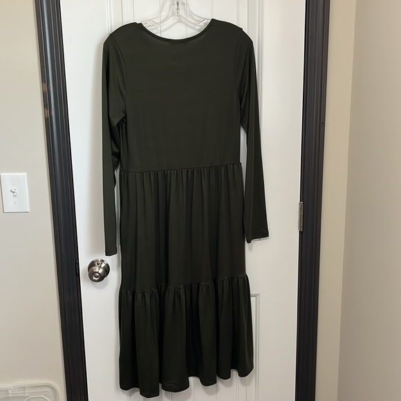 You & Me Midi Dress - Picture 2 of 5